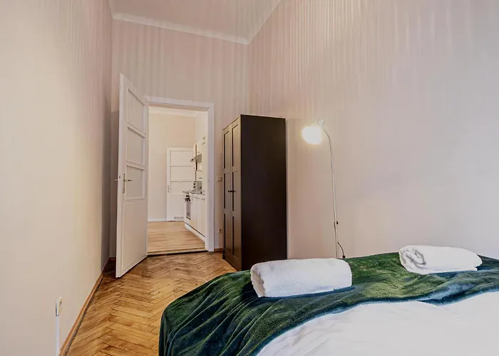 Apartment Comfortable 2br & 1lr In