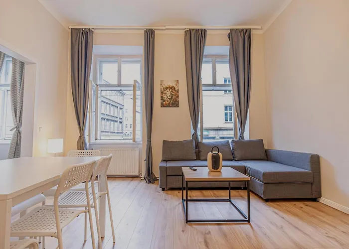 Comfortable 2br & 1lr In Apartment