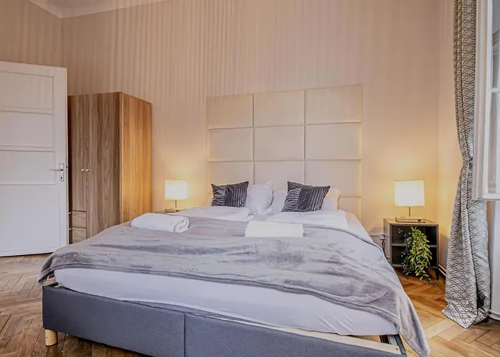 Comfortable 2br & 1lr In